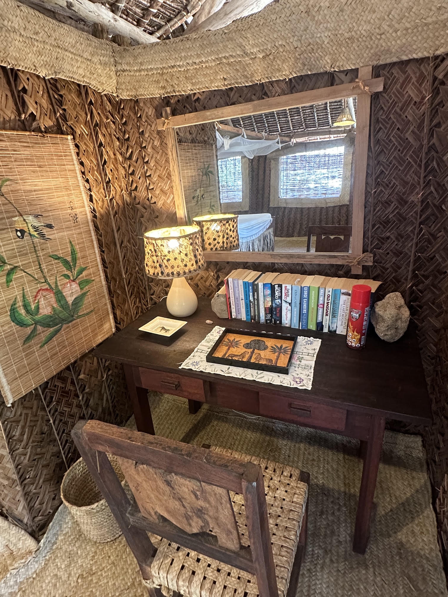 Family banda Kingfisher room with desk