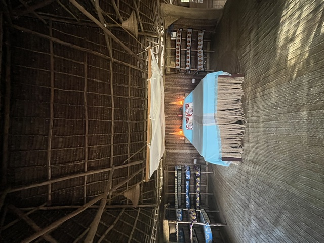 Master banda double bed