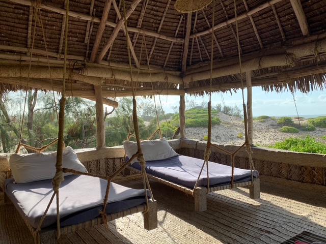 Open-air living and mess banda at Mbali